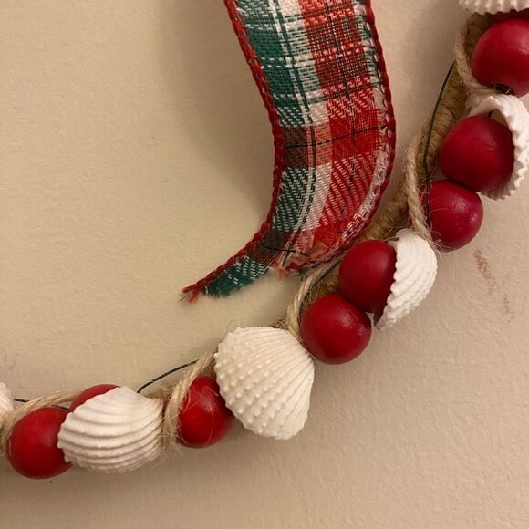 Handcrafted Seashell and Red‎ Beads Christmas Holiday Wreath 9” - Picture 4 of 11